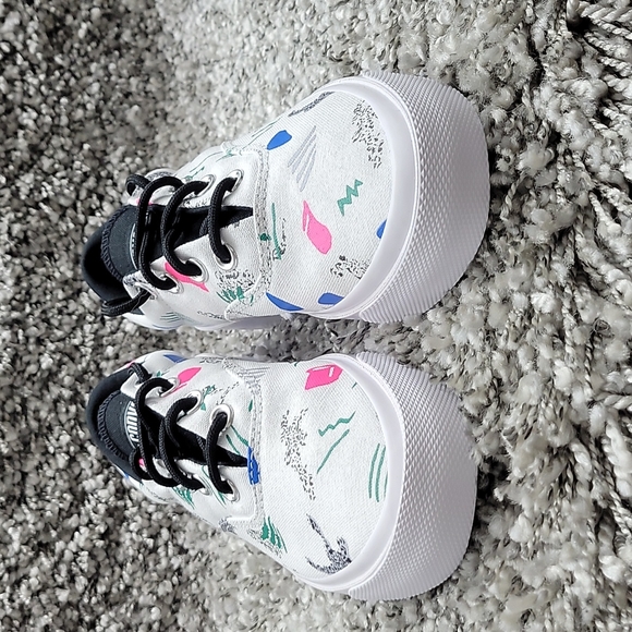 Converse Brand new in the box no lid - Picture 7 of 16